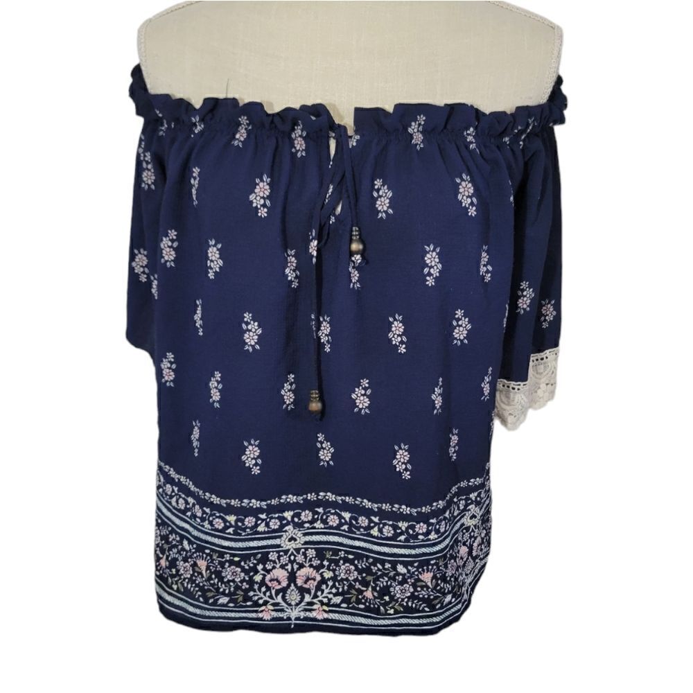 Altar'd state off shoulder blouse Sz Small